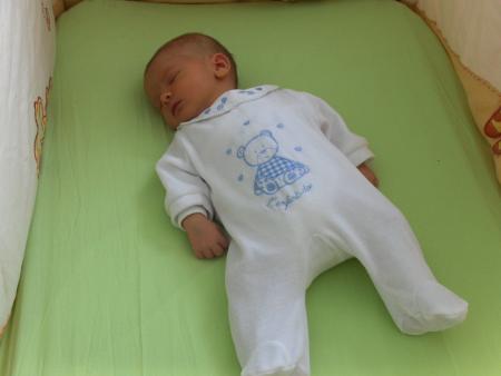 Tout seul dans son lit !